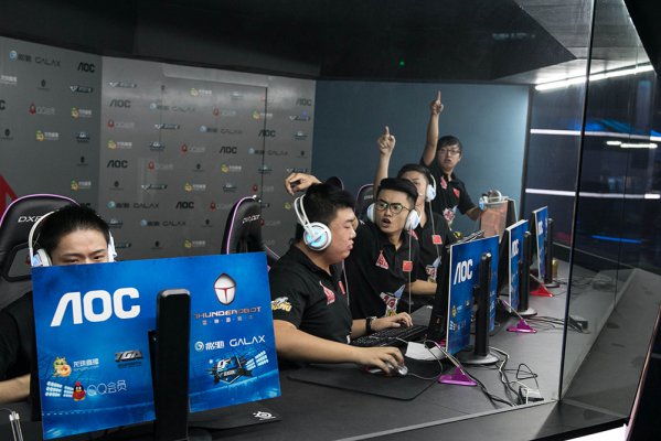 国队在首战 国队在首战